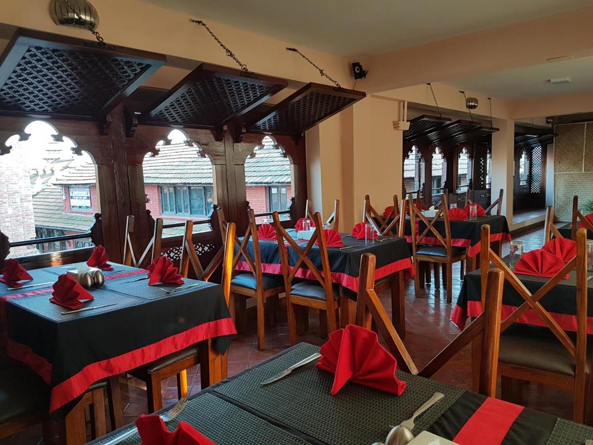 Khwopa Inn & Rooftop Restaurant Бгактапур Екстер'єр фото